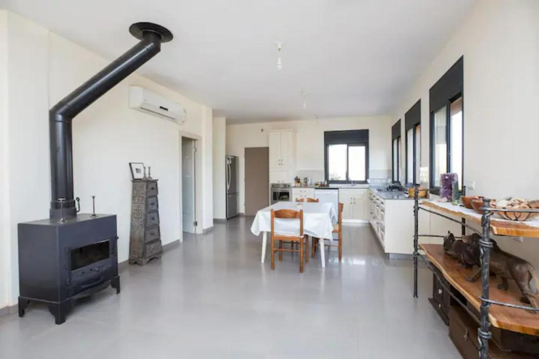 המקום של גיא Sede Eli'ezer Exterior photo