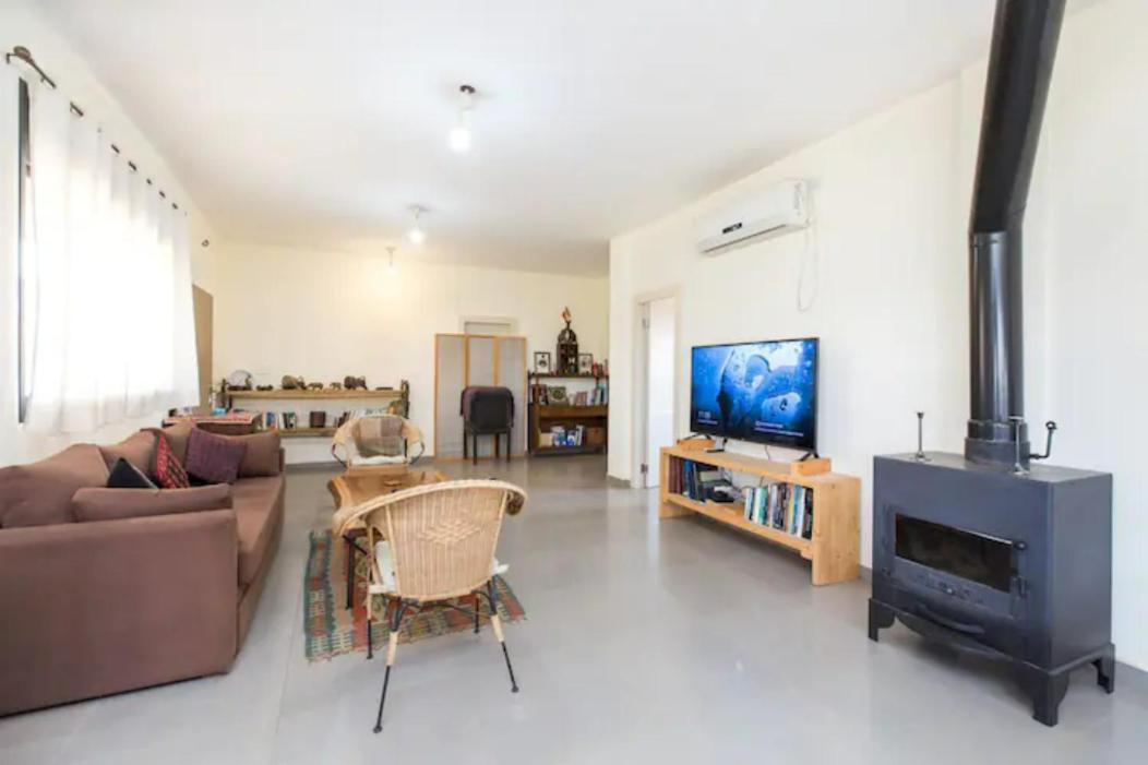 המקום של גיא Sede Eli'ezer Exterior photo